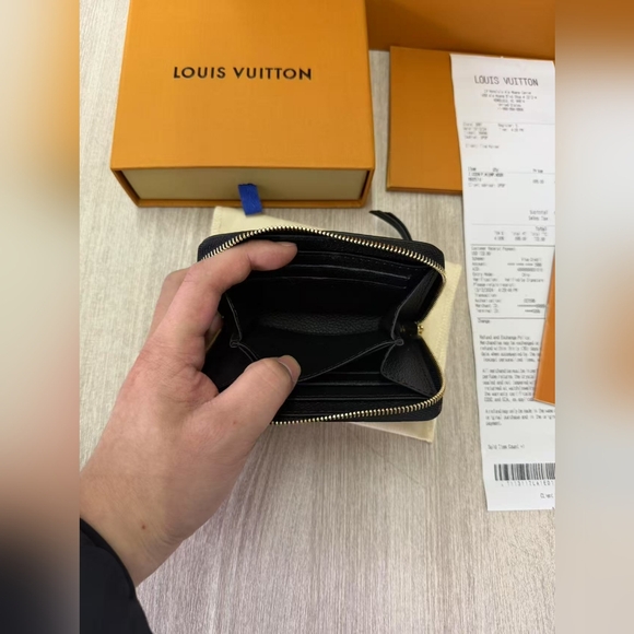 Louis Vuitton Zippy Coin Purse - Picture 12 of 14